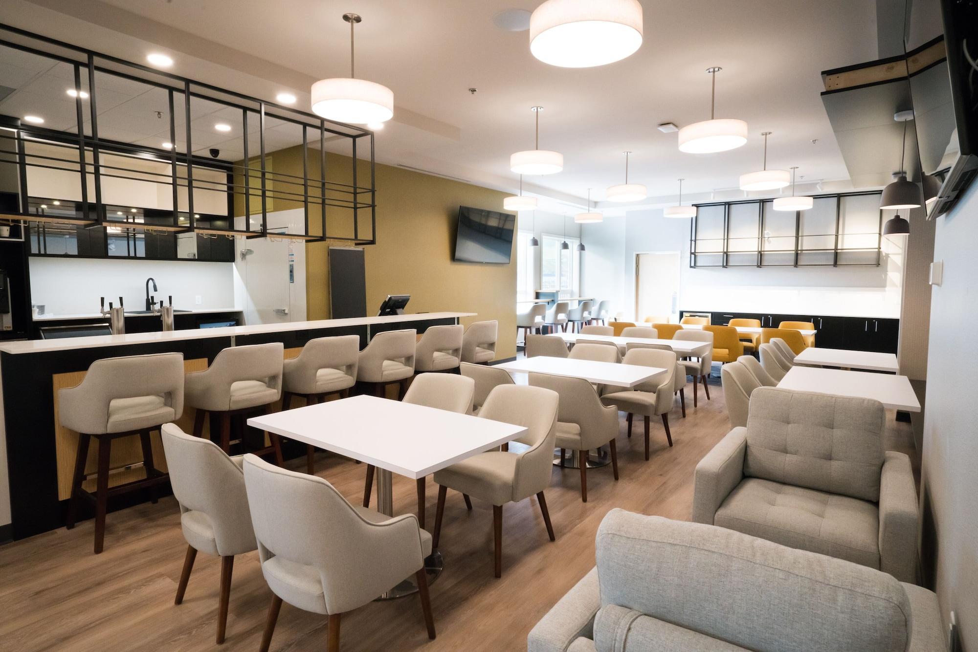 Park Inn By Radisson, Kelowna Ngoại thất bức ảnh