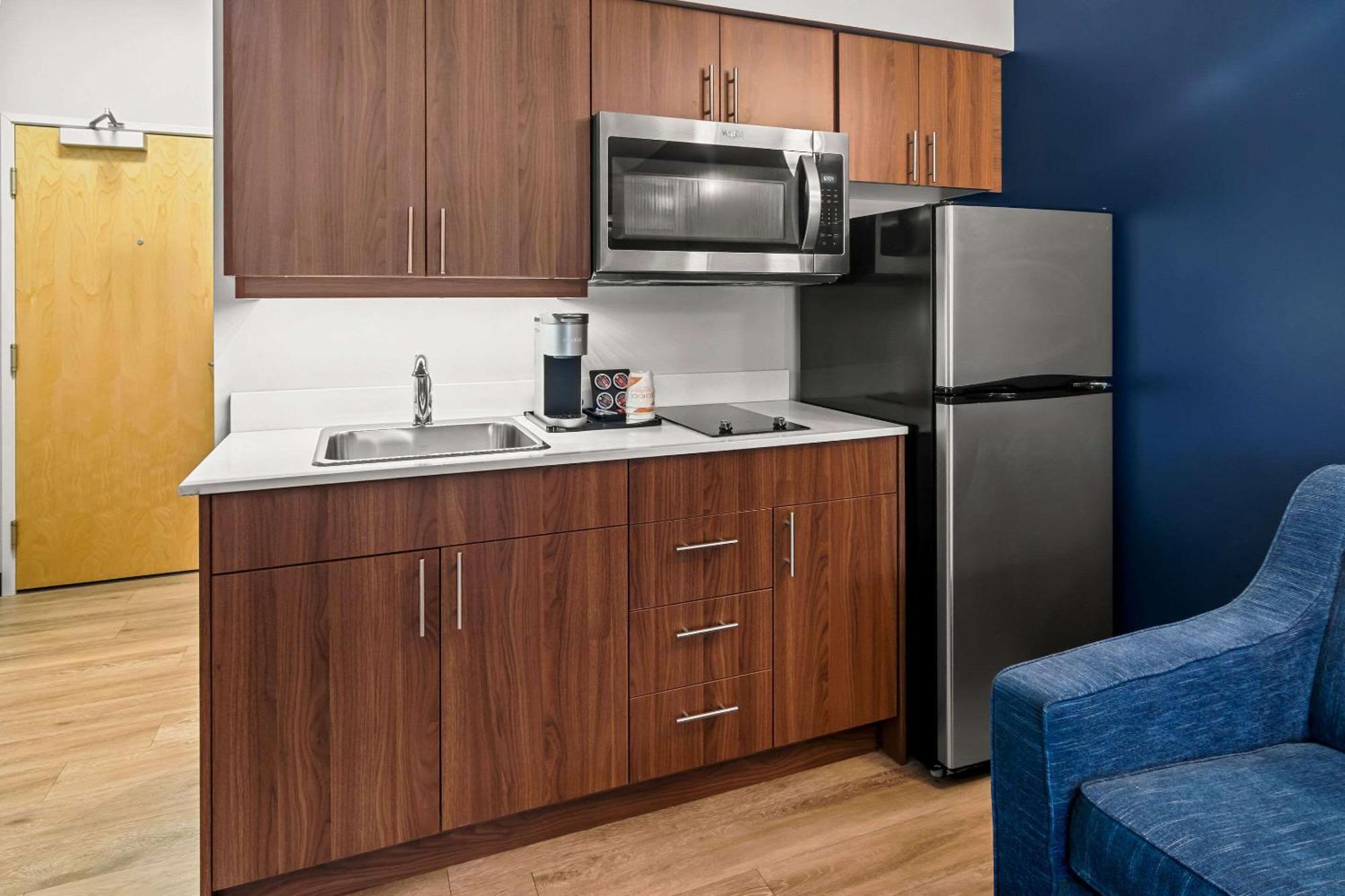 Park Inn By Radisson, Kelowna Ngoại thất bức ảnh